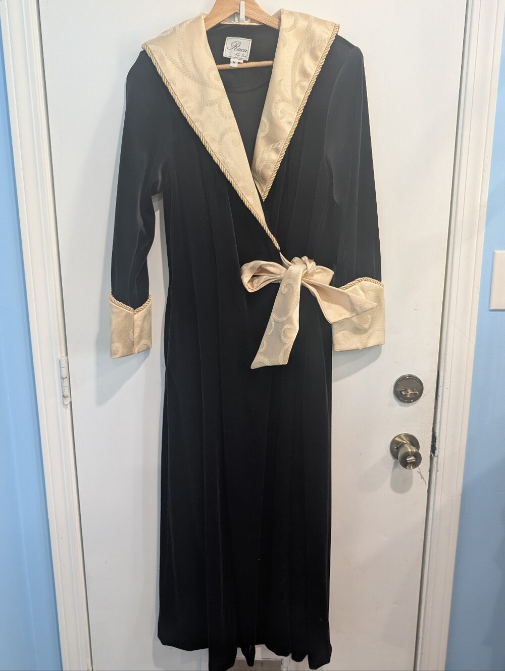 Vintage 1970s Raza New York Black Velvet Robe Made In USA Size Medium